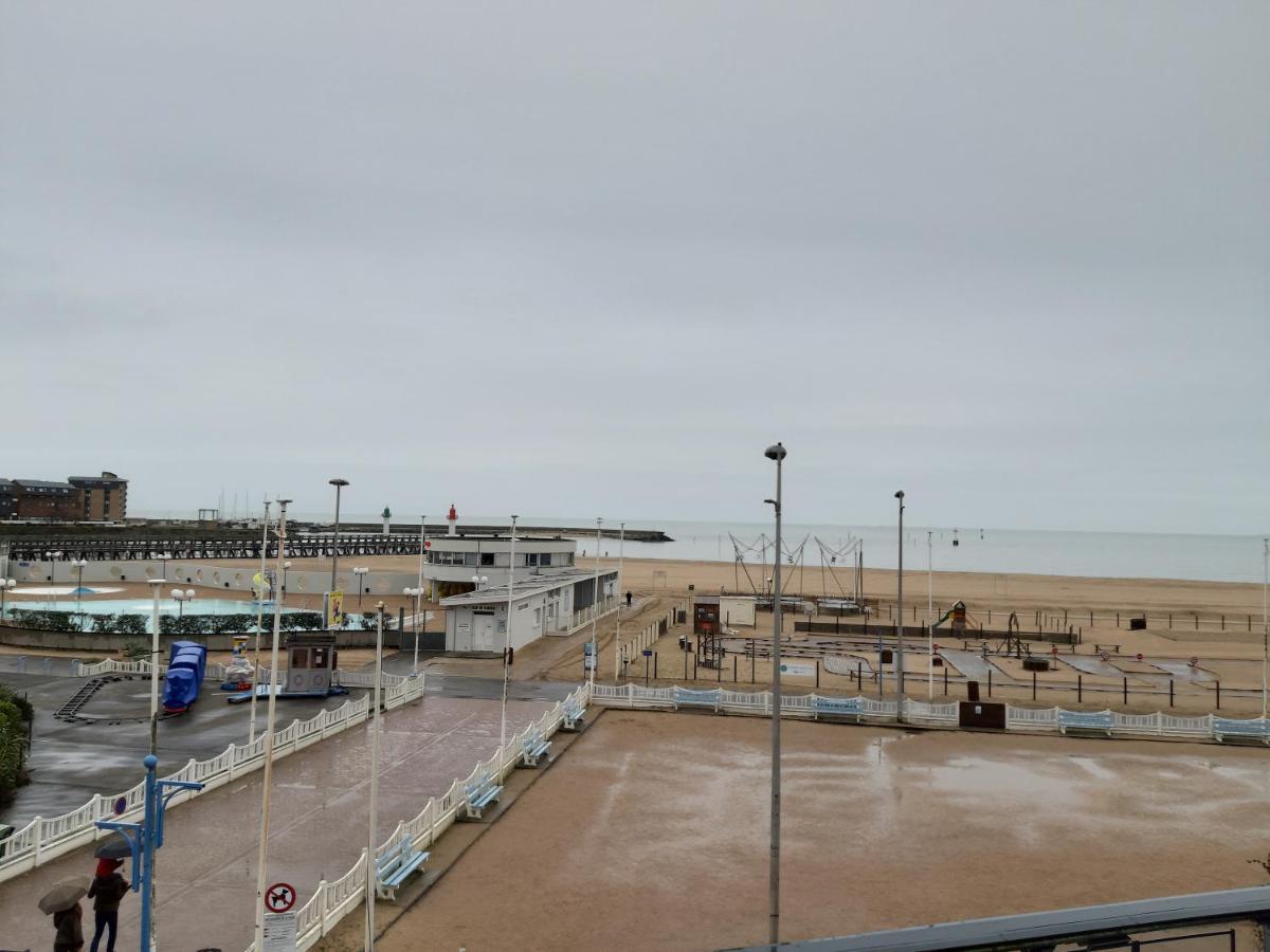 Les Embruns Hotel Trouville-sur-Mer Luaran gambar